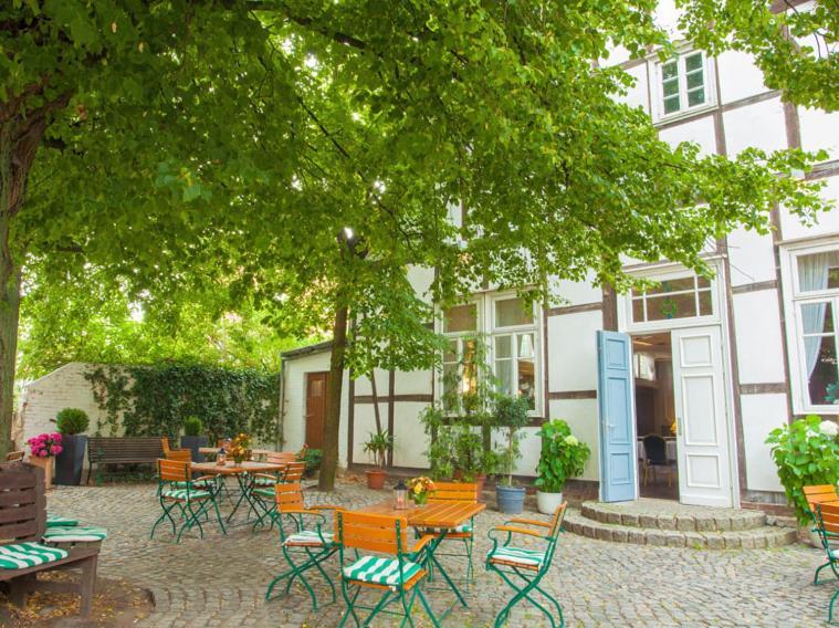 Landgasthaus & Hotel Lindenhof Koenigslutter am Elm Exterior photo