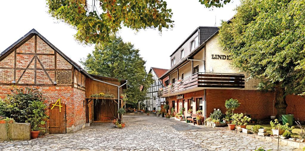 Landgasthaus & Hotel Lindenhof Koenigslutter am Elm Exterior photo